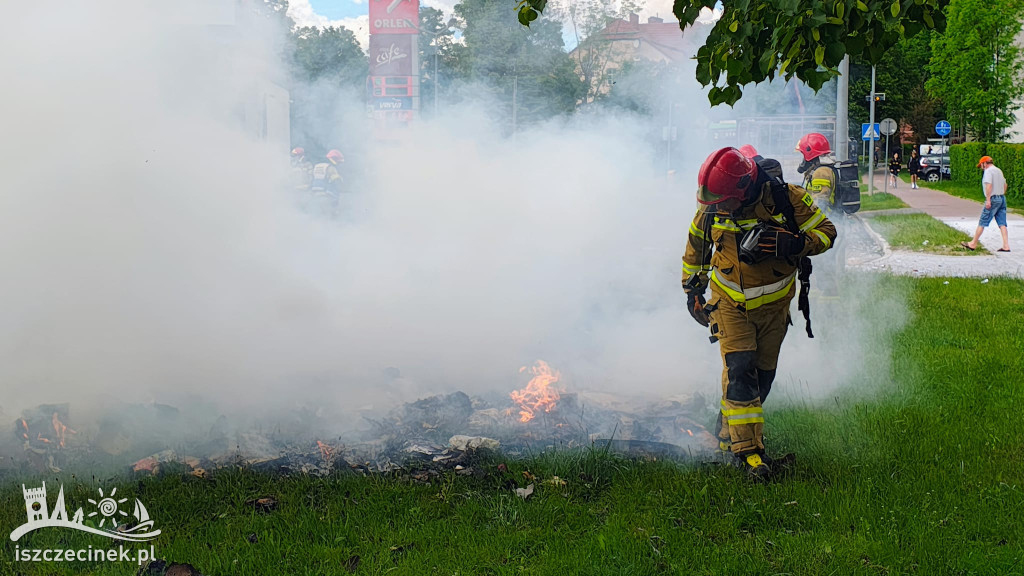 Pożar odpadów na ciężarówce