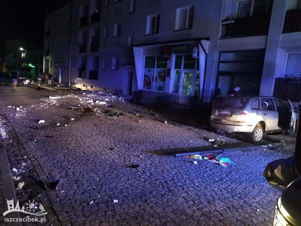 BARWICE: Auto uderzyło w budynek mieszkalny