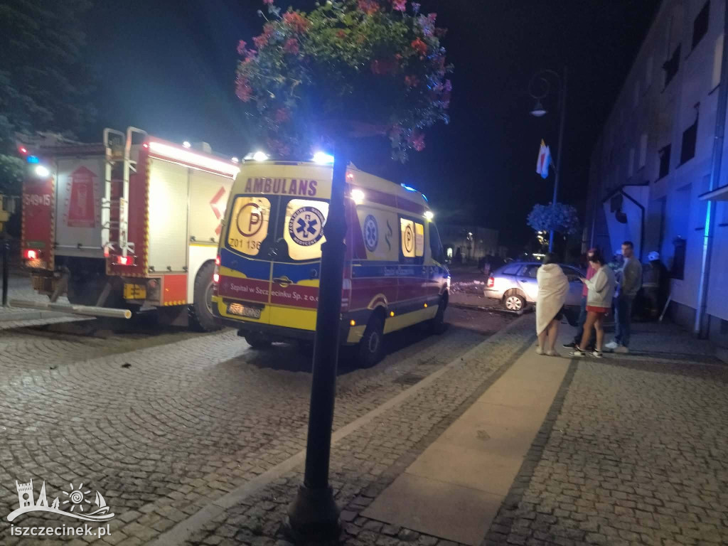 BARWICE: Auto uderzyło w budynek mieszkalny