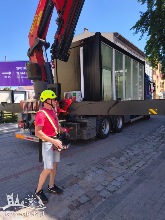 Kontener POP UP LAB stanął na deptaku w Szczecinku.