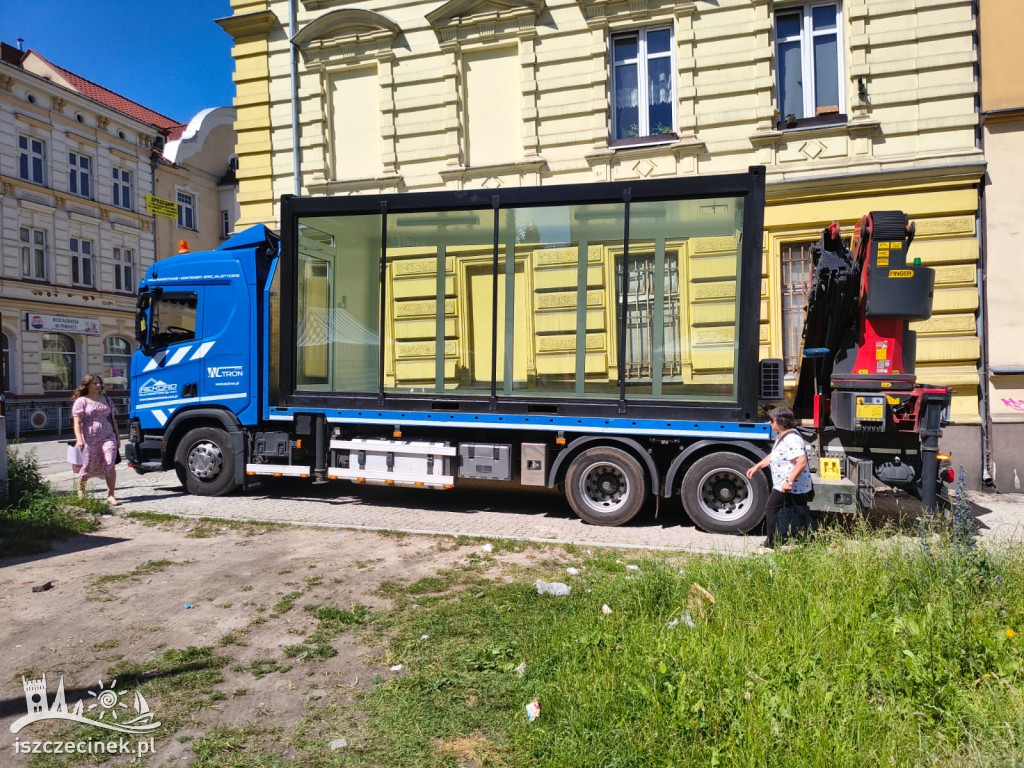 Kontener POP UP LAB stanął na deptaku w Szczecinku.
