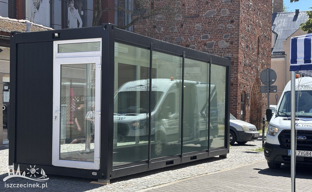 Kontener POP UP LAB stanął na deptaku w Szczecinku.
