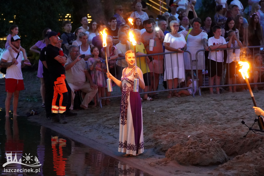 Noc Świętojańska w Szczecinku przyciągnęła tłumy.