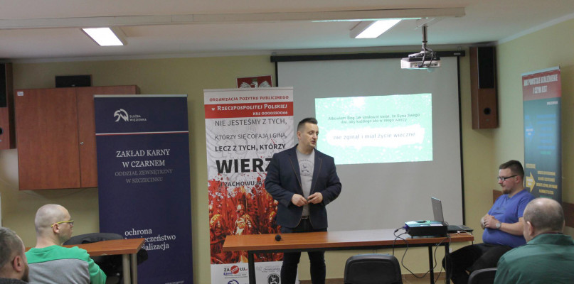 por. Mateusz Mikołajewski