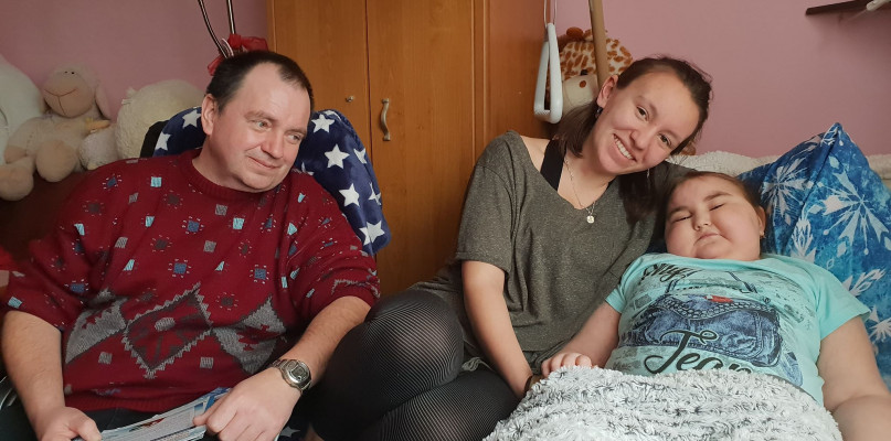 Trwa walka z czasem! Pomóżmy Karolince spełnić marzenie [WIDEO]