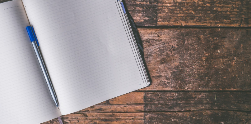 Czym różni się długopis żelowy od zwykłego długopisu?