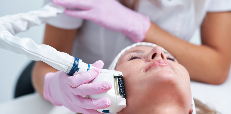 Oczyszczanie wodorowe twarzy - wskazania i przeciwwskazania