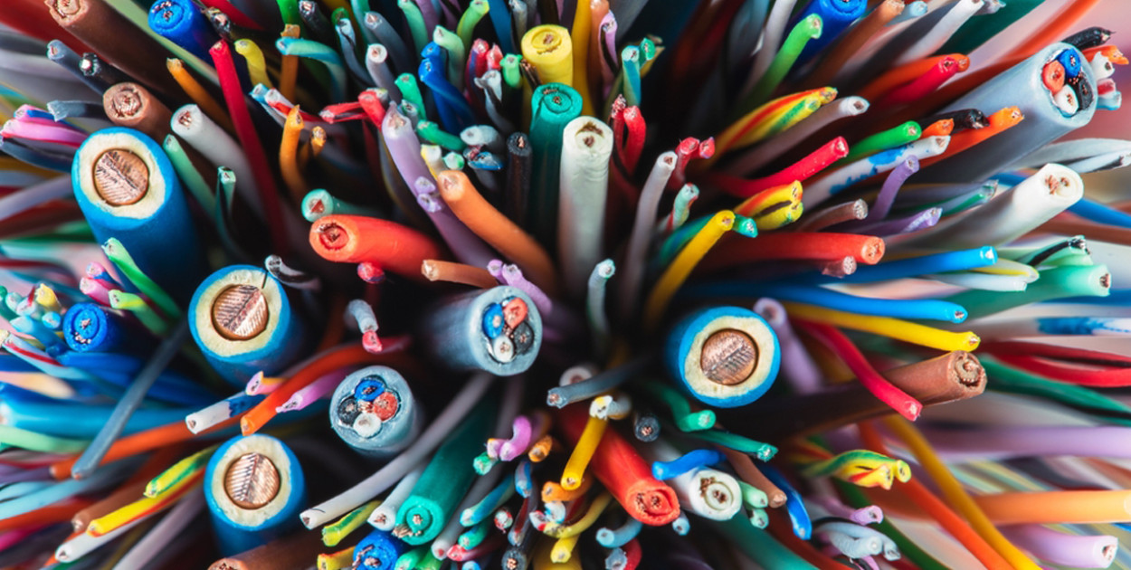 Producent wiązek elektrycznych – na co należy zwracać uwagę?