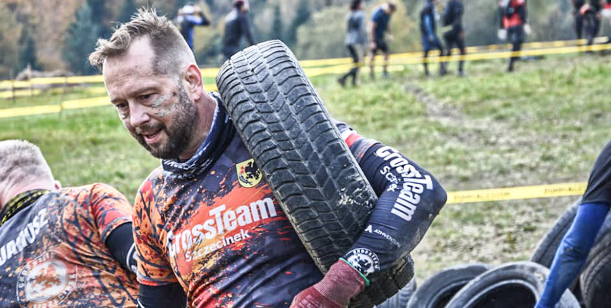 Przeszkody mu nie straszne! Piotr Czaja – założyciel CrossTeamu Szczecinek.