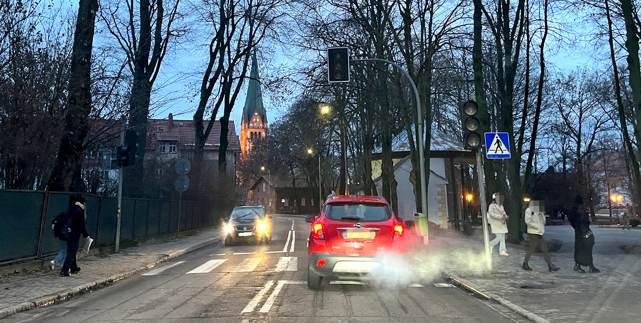 fot. iszczecinek.pl / awaria sygnalizacji świetlnej na ul. Ordona