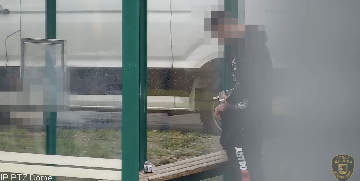 Okradł Dino. Wódkę chował w majtki. Wszystko pod okiem kamery monitoringu