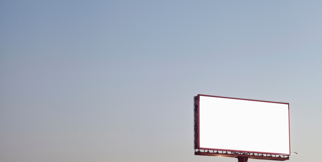 Billboardy reklamowe w małych miastach - Czy warto inwestować?