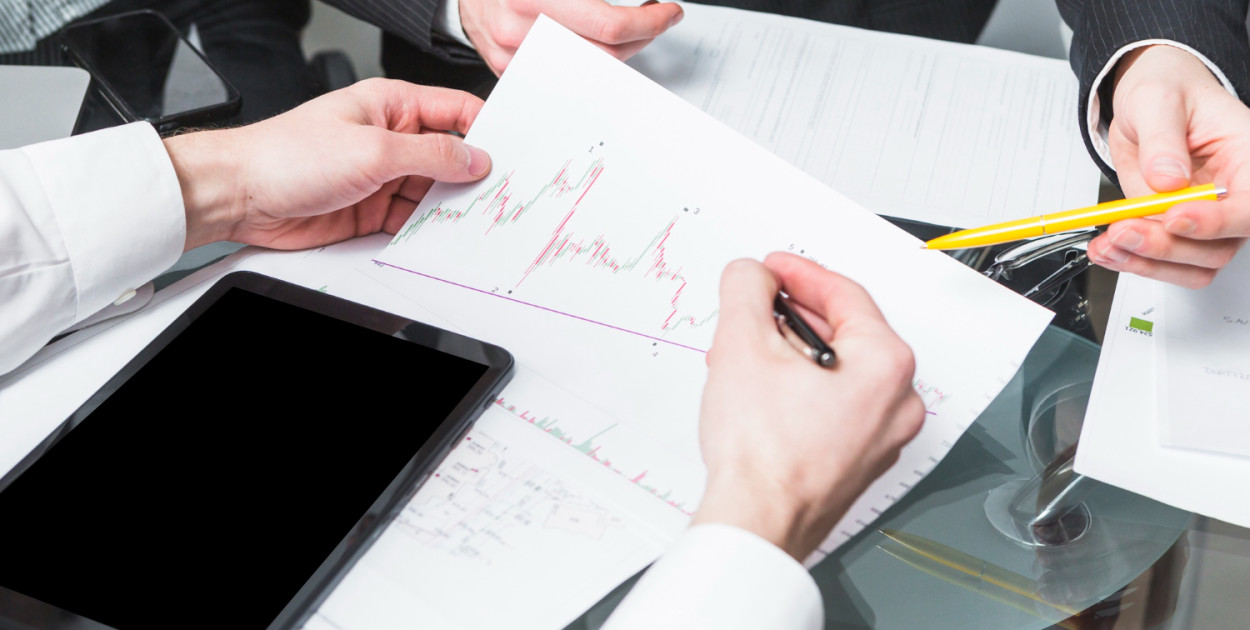 Czym są procesy M&A i w jakim zakresie pomaga w nich kancelaria prawna