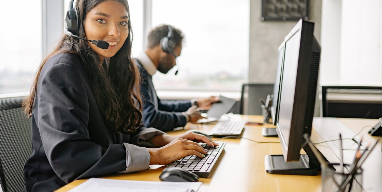 Call center, a contact center - jakie są różnice?