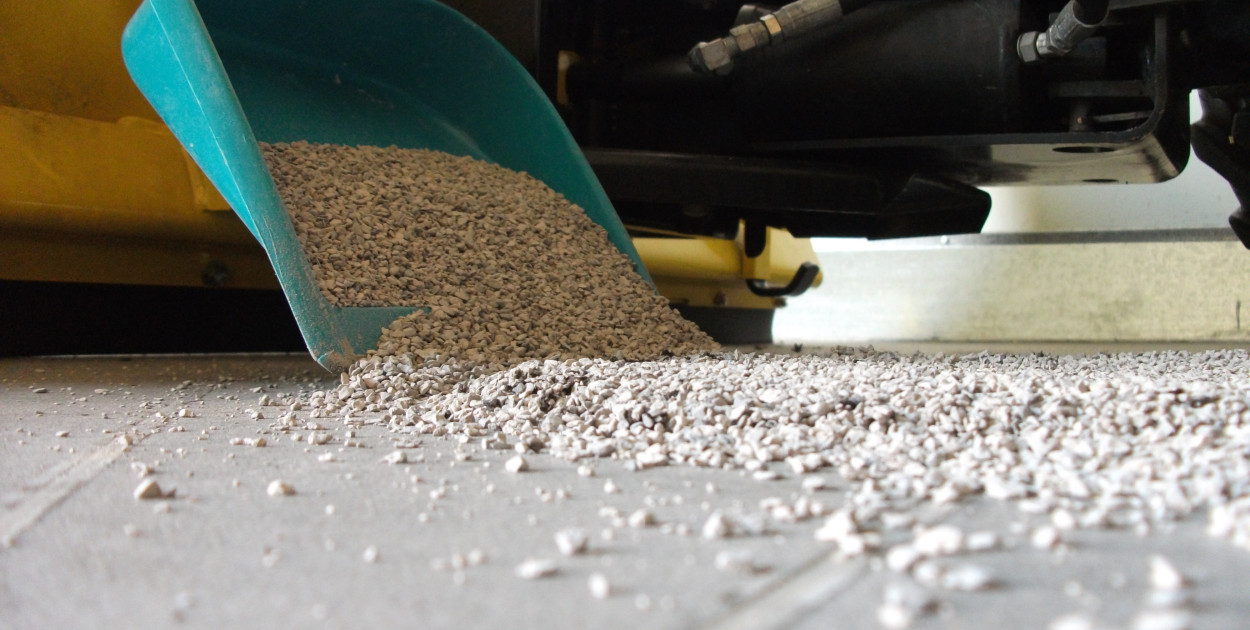 Sorbenty sypkie – zastosowanie, rodzaje i korzyści