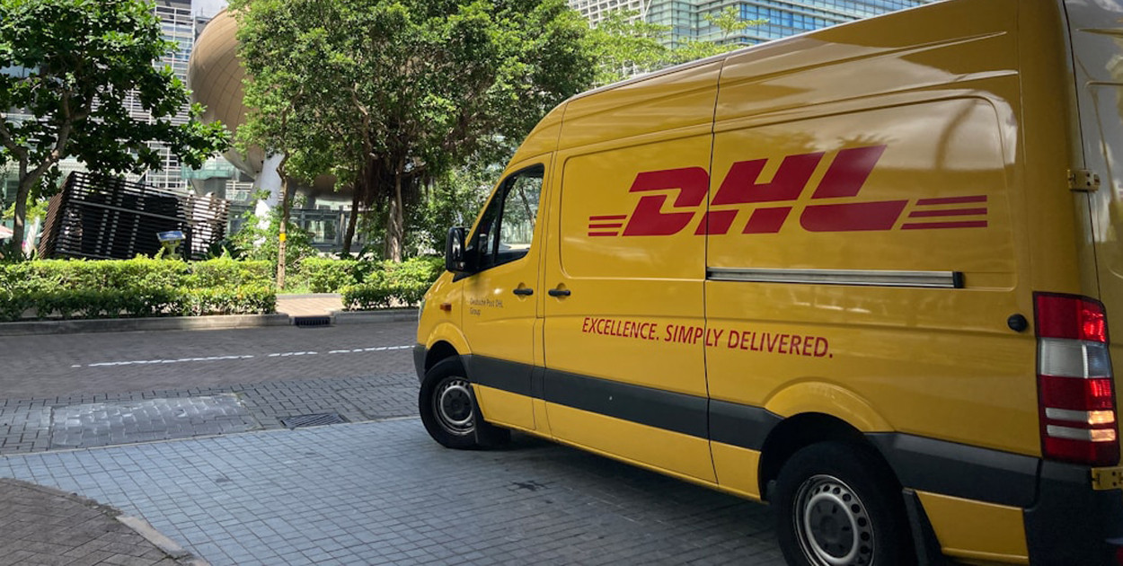 Gdzie znaleźć cenniki usług kurierskich i jak się w nich odnaleźć?