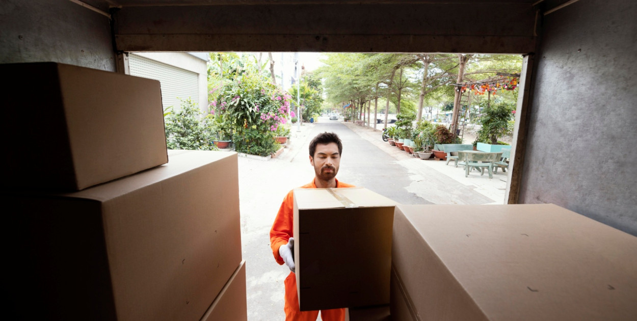 Kontener magazynowy czy garaż? Sprawdź, co się bardziej opłaca!