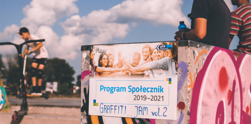Jednym z ostatnich projektów zrealizowanych Szczecinku  w ramach Regionalnych Inicjatyw Obywatelskich był program GraffitiJam realizowany przez Klub Sportowy "Akademia Piłkarska" wspólnie z nieformalną grupą młodzieży.
