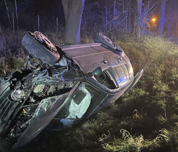 Poważny wypadek na wyjeździe ze Szczecinka. Zderzenie dwóch samochodów -30354