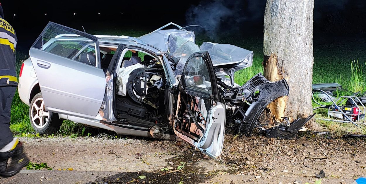 fot. MG / Wrak Audi po śmiertelnym wypadku na drodze Szczecinek–Spore. Mężczyzna zginął na miejscu.