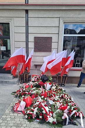 Szczecinek świętuje Konstytucję 3 Maja. Uroczystości na placu Wolności-8914