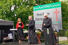 Pół wieku wspólnej wiary. Jubileusz parafii w Jeleninie z sercem i modlitwą-8965