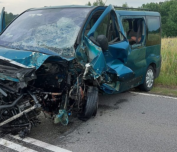 Jedna osoba nie żyje, siedem osób rannych w wypadku na DK11 w Wierzchowie-40033