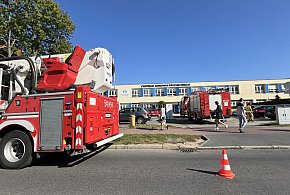 Służby zjechały się pod Centrum Zdrowia Psychicznego. Był dym i ewakuacja.-42052