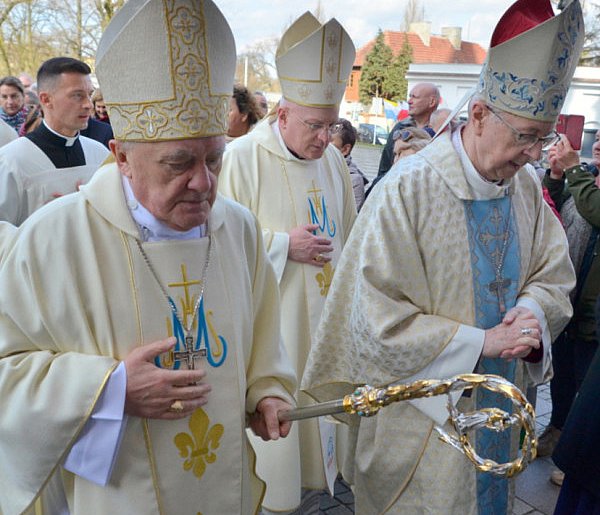 Istotna zmiana w polskim Kościele. Kardynał Nycz ustępuje z urzędu! Znamy następcę-43071