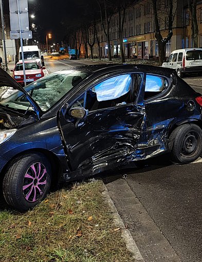 Wypadek na skrzyżowaniu Warcisława IV i Piłsudskiego. -43499