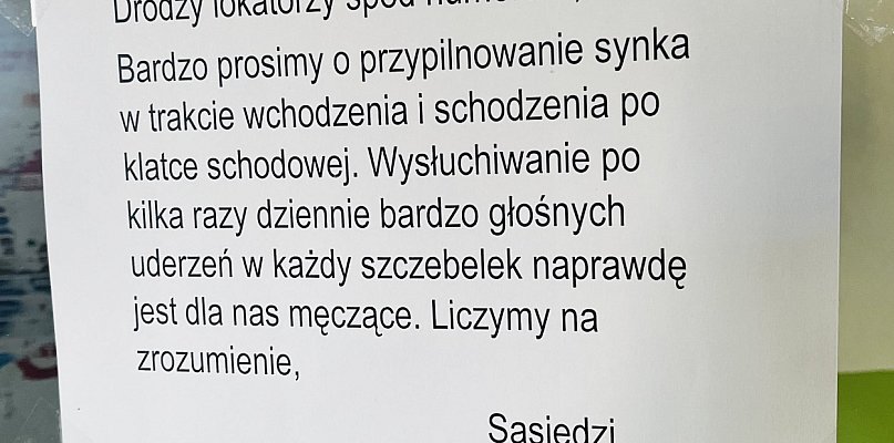 Anonimowy apel czy brak empatii? Kontrowersyjne ogłoszenie w bloku! - 45861