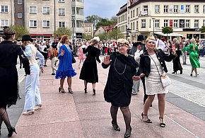 Taniec, styl i uśmiechy – niezapomniany wieczór z AIDĄ przed ratuszem-46647