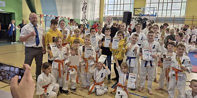 Kolejny turniej i kolejne medale. Młodzi karatecy nie zwalniają tempa-46855