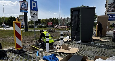 Kolejny market w Szczecinku ze stacjami ładowania samochodów elektrycznych.-47231