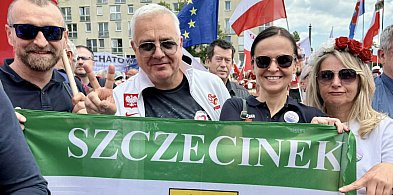 Polityczne emocje w stolicy. Szczecinek obecny na dwóch marszach-47289