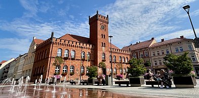 Ratusz przechodzi na czterodniowy tydzień pracy. Będą też podwyżki-47293