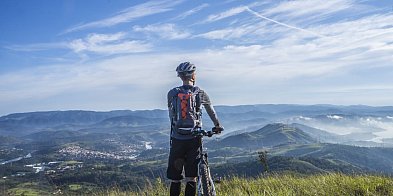 Rower gravel – idealny wybór na długie wyprawy i jazdę po różnych nawierzchniach-47338