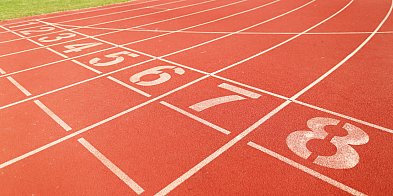 ZS nr 2 z nową bieżnią lekkoatletyczną. Kolejna inwestycja starostwa-47344