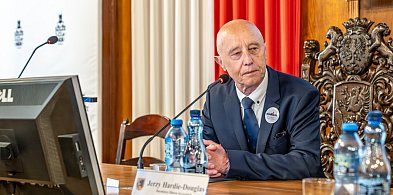 Jednogłośne absolutorium dla burmistrza Szczecinka.-47380