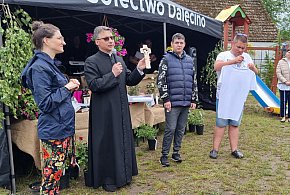 Mieszkańcy Dalęcina pokazali moc wspólnoty. Zbierali na remont kościoła -47576