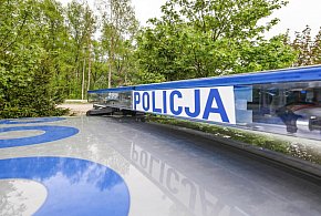 Niezła jazda w Barwicach! Zamiana motoroweru... na policyjny radiowóz. -47748