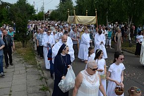 Nie wszyscy o tym wiedzą. Czy udział w procesji Bożego Ciała to obowiązek?-47829