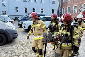 Poruszenie w centrum Szczecinka. Syreny i strażacy-48211