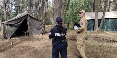 Harcerskie obozy pod kontrolą służb. -48240