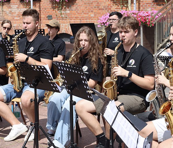 Szczecinek rozbrzmiewa saksofonem. Rozpoczął się XXII SaxFest-48281