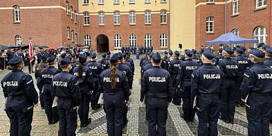 Nowi policjanci zasilili garnizon.-48373