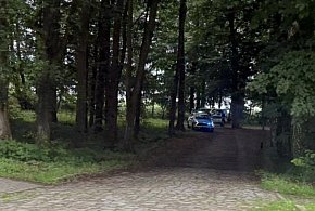 Walka o życie w parku. Rowerzysta na elektryku zderzył się z pieszym-48639