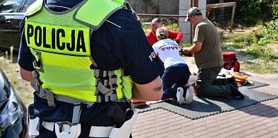 Mandat czy reanimacja? Zaskakująca akcja szczecineckiej drogówki.-48933