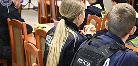 Jeden z cukierkami, drugi z narkotykami.