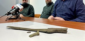 Sensacyjne odkrycie pod Grzmiącą. Miecz sprzed...